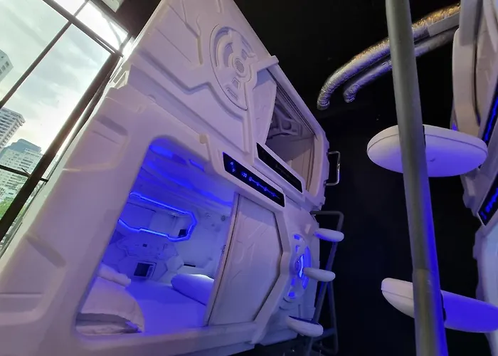 Met A Space Pod @phrom Phong