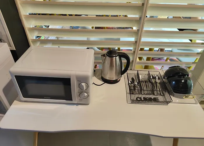 Hostel Met A Space Pod @phrom Phong Bangkok