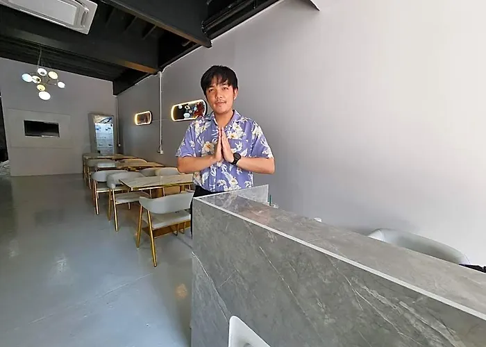 Met A Space Pod @phrom Phong