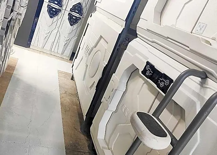 Met A Space Pod @phrom Phong Hostel *