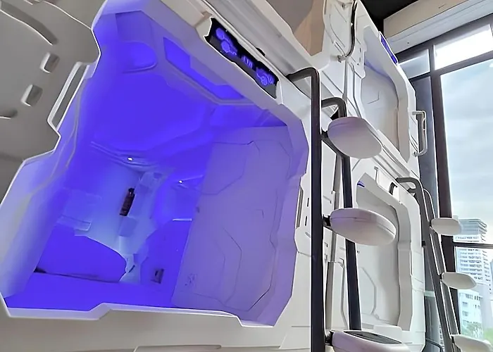 Met A Space Pod @phrom Phong