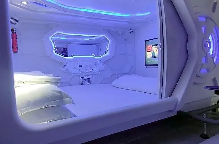 Met A Space Pod @phrom Phong Hostel *